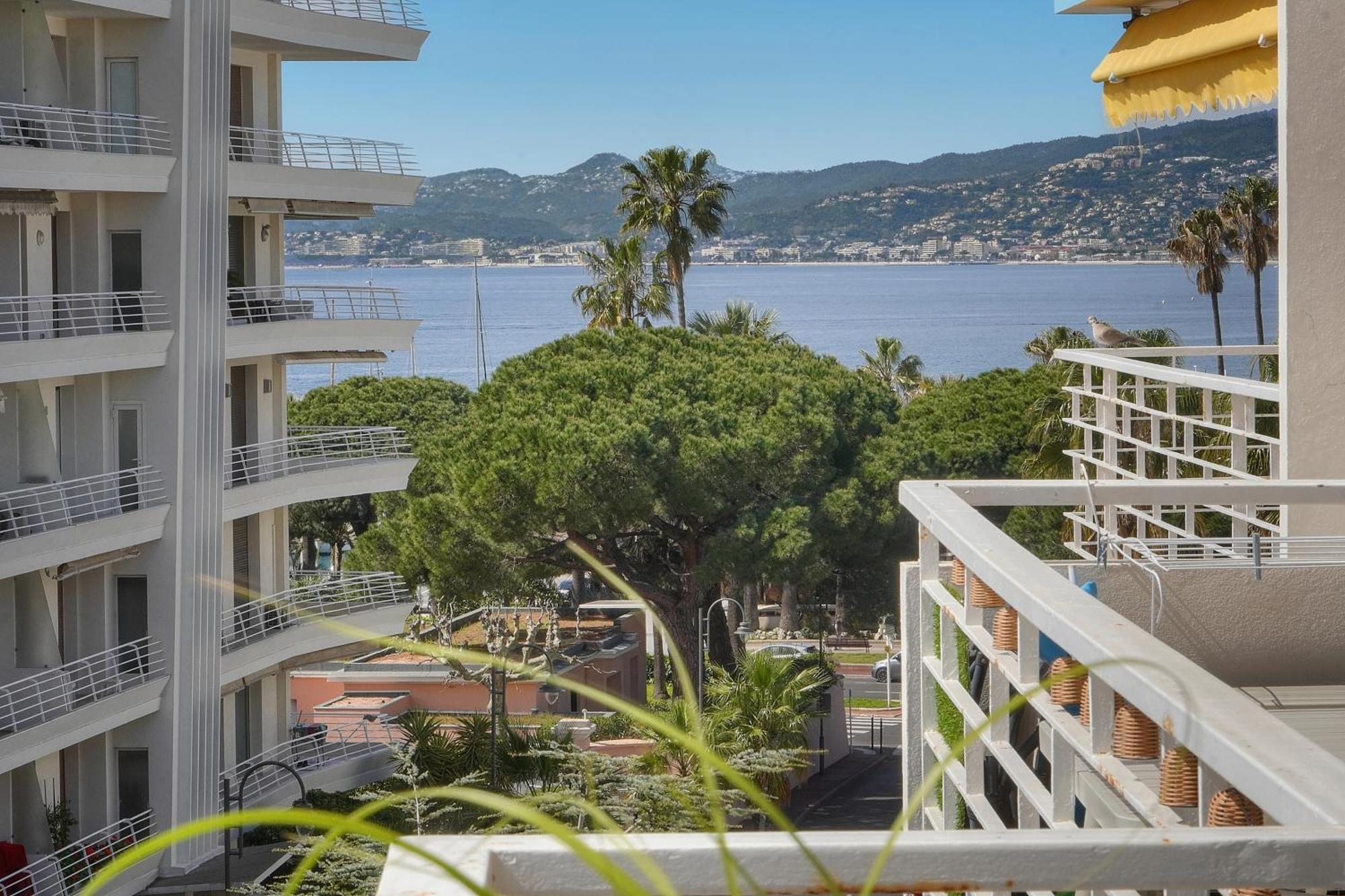 Frgk "Etoile Du Sud Terrasse Vue Mer Palm Beach" Cannes Luaran gambar